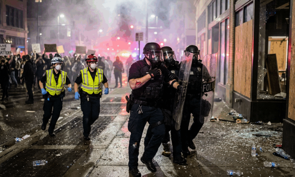 Federal Agent Maimed In Minneapolis Street Chaos